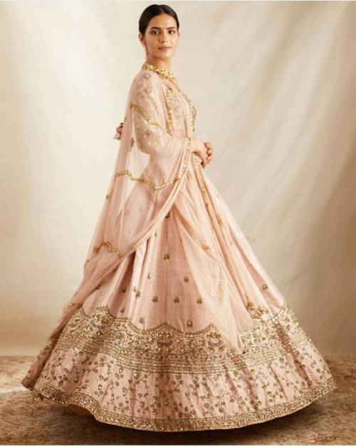 Most Beautiful Bridal Wear and Party-Navaratri Wear Lehenga Choli With  Charming & Gorgeous Work at Rs 6249 | शादी का लहंगा in Surat | ID:  21464760133